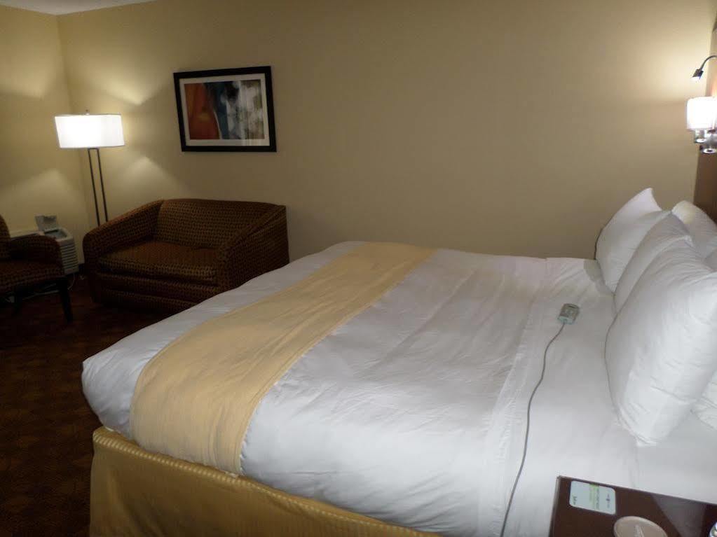 Radisson Akron-Fairlawn Copley Montrose Exterior foto